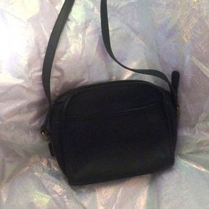 VINTAGE COACH CROSSBODY BLACK LEATHER RARE METROPOLIS BAG 9087